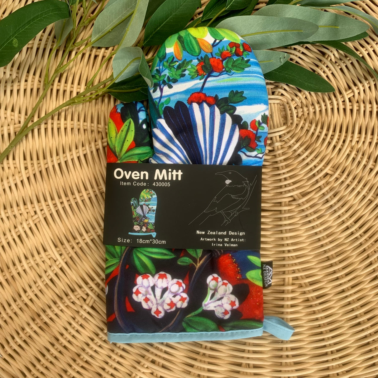 Beach Fantail Oven Mitt