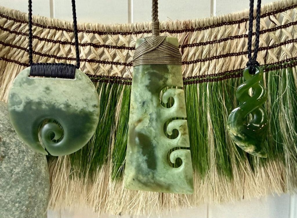 Authentic Māori Gifts NZ: A 2026 Guide to Meaningful Taonga