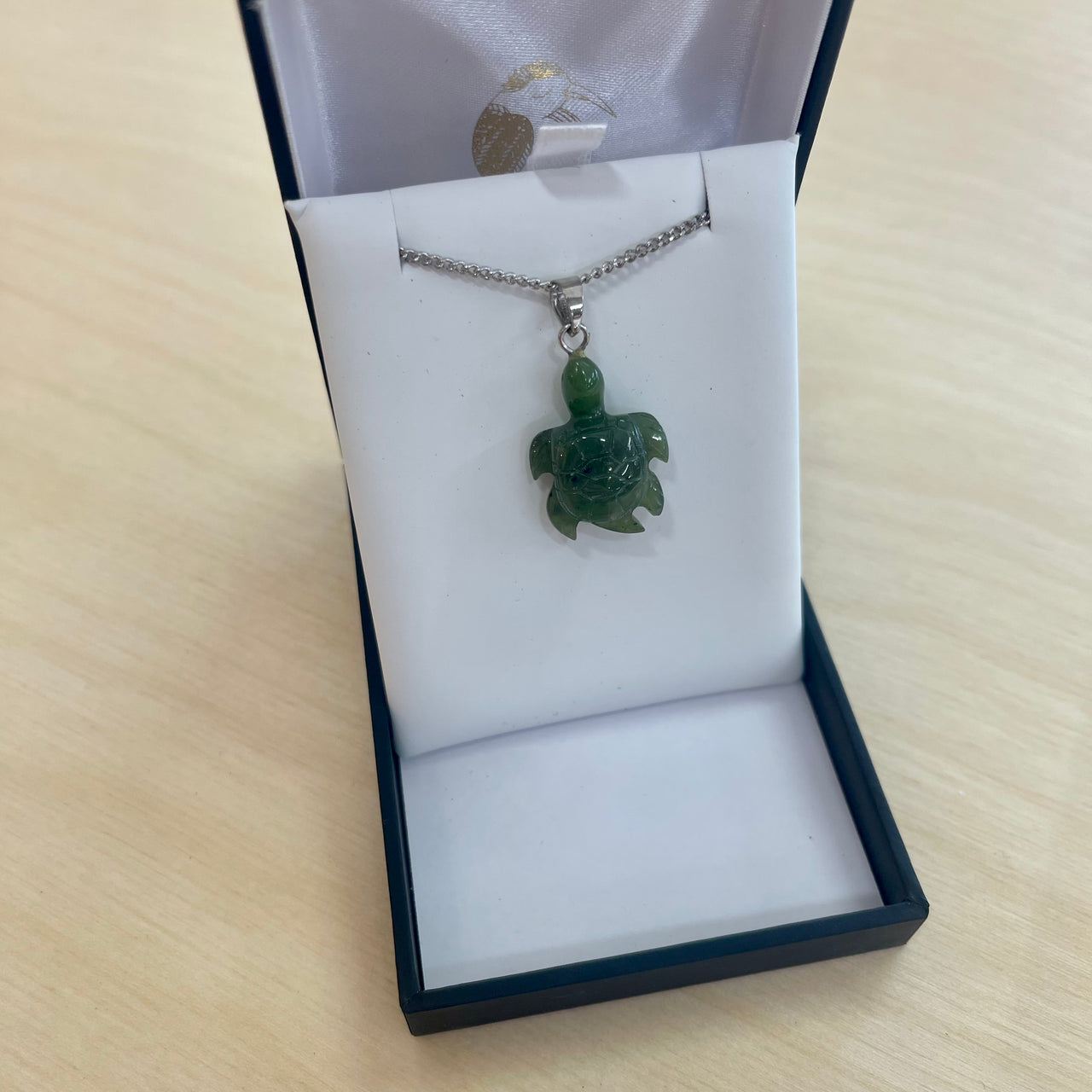 Kiwi green stone necklace deals