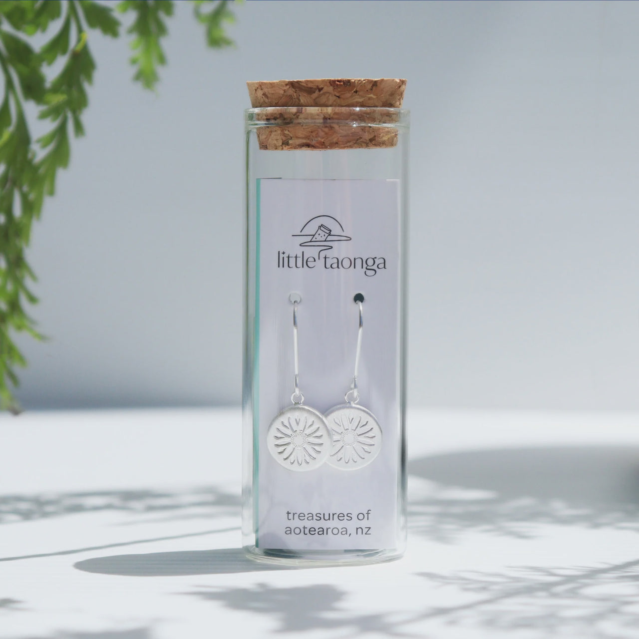 Round Mountain Daisy Pendant Earrings