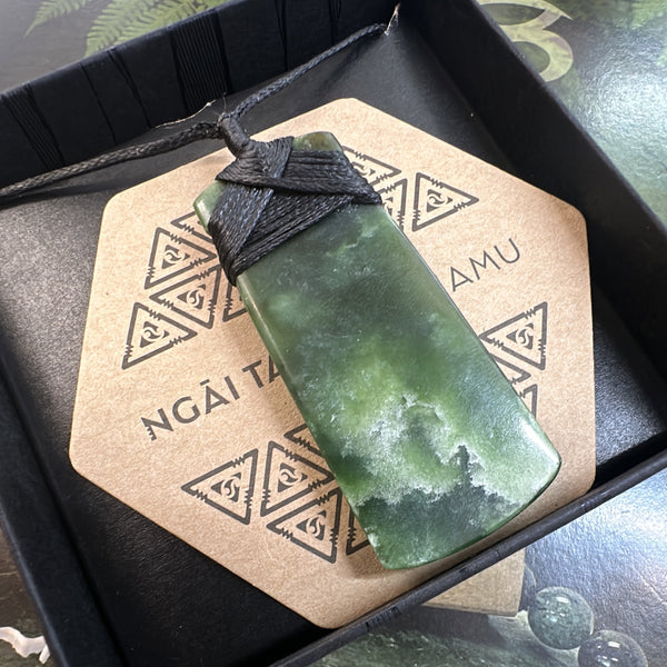 Ngai Tahu Pounamu - Medium Toki