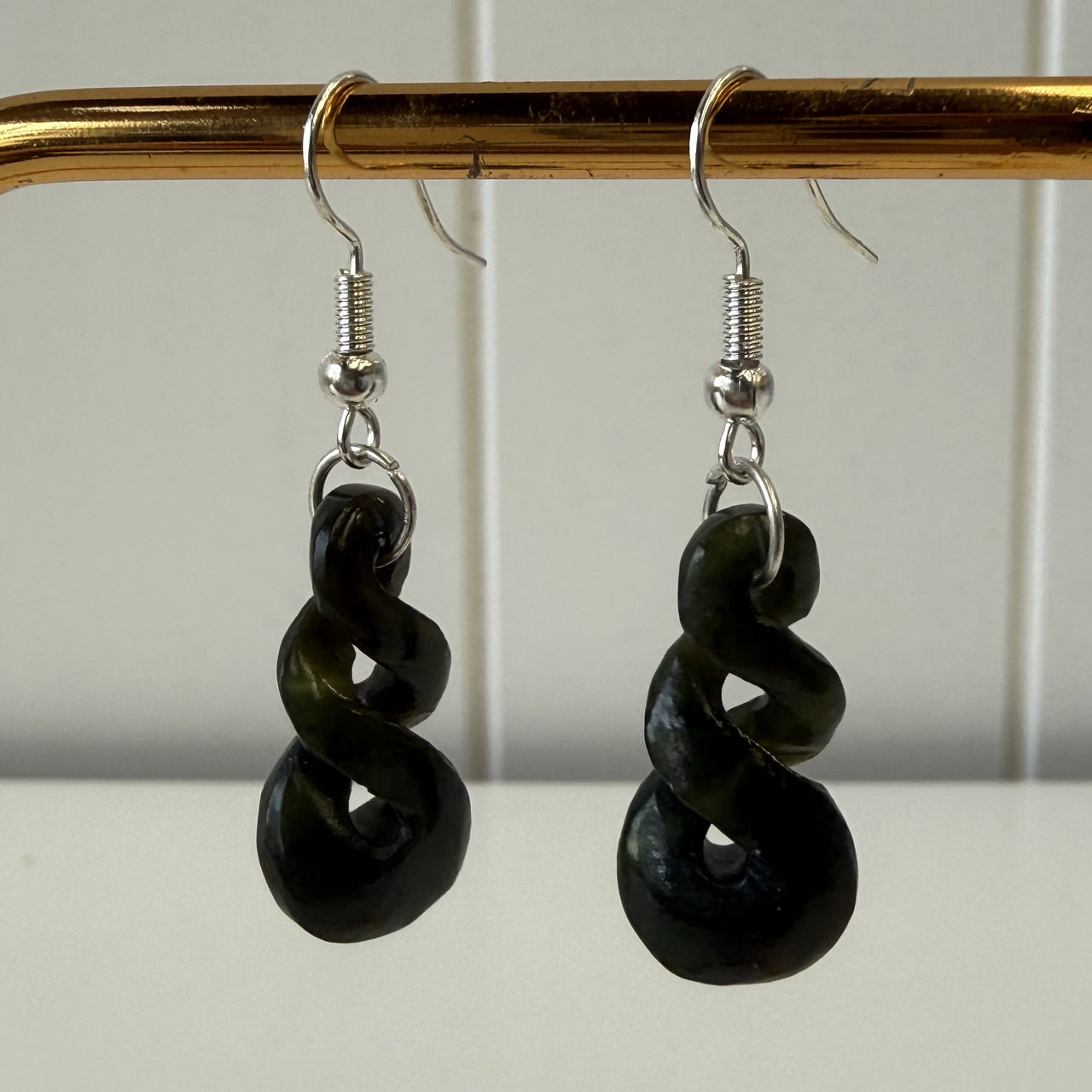 Double Twist Pounamu Earrings 22mm