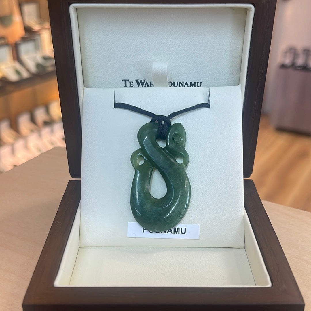 Te Wahi Pounamu - Flower Jade Manaia Hook