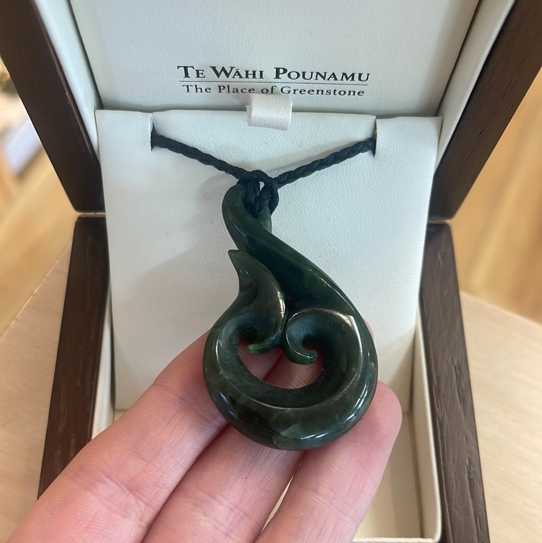 Te Wahi Pounamu Hei Matau Pendant – Jade Kiwi