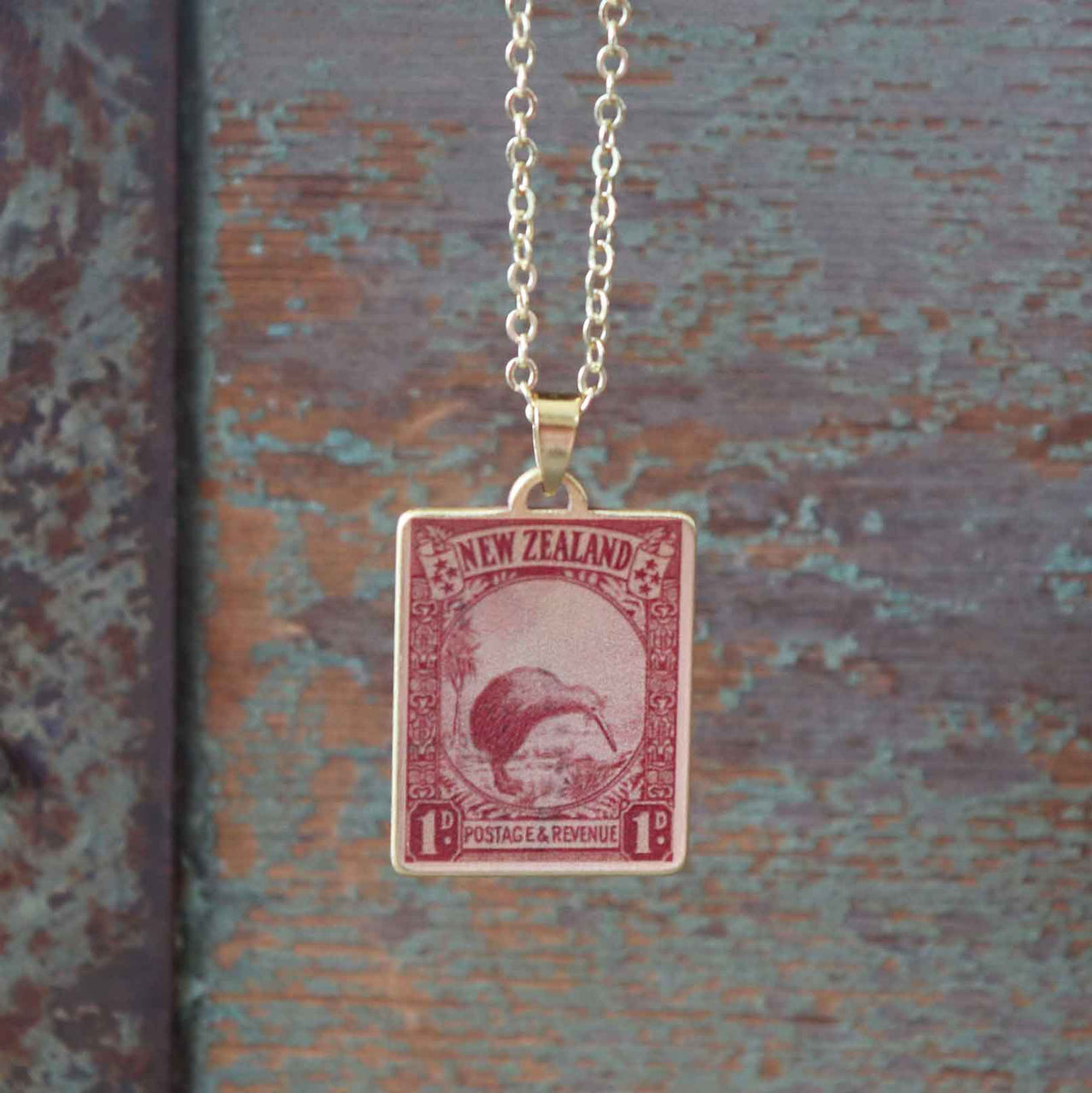 Kiwi – 1935 Pictorial Stamp Necklace